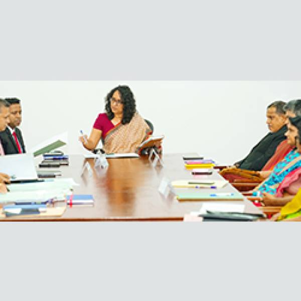 Prime Minister Dr. Harini Amarasuriya held a discussion with senior officials of the Ministry of Justice and its affiliated institutions