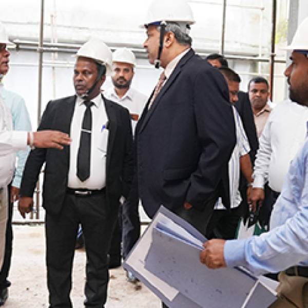 පූගොඩ නව අධිකරණ සංකීර්ණයේ ඉදි කිරීම් කටයුතු කඩිනම් කරන්නැයි අධිකරණ ඇමතිගෙන් නිලධාරීන්ට උපදෙස්..